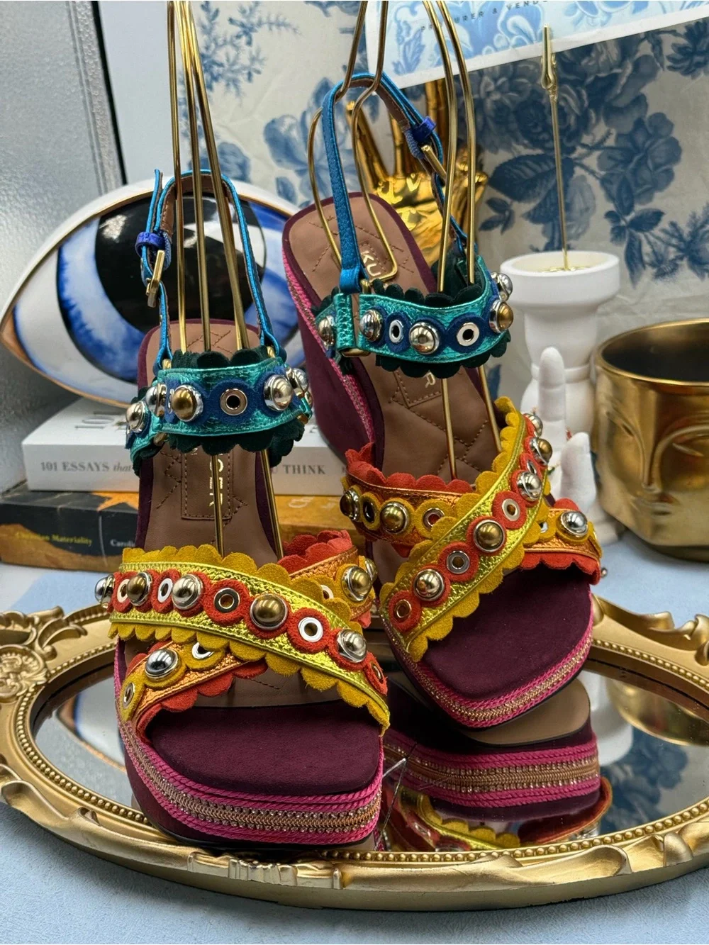 🆕 KURT GEIGER LONDON 🧿 NWOB Scalloped Stud X Wedge Heel Multicolor - Sz 37 US7